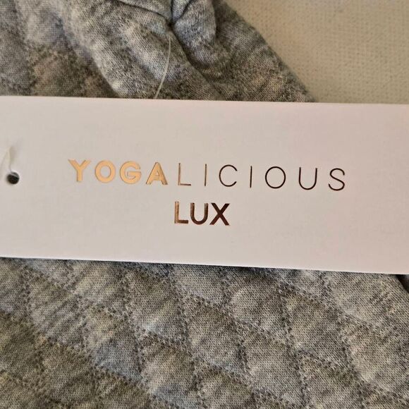 NWT Yogalicious Lux Womens Diamond Quilted Pullover Sweatshirt Heather Gray XS - Picture 6 of 13